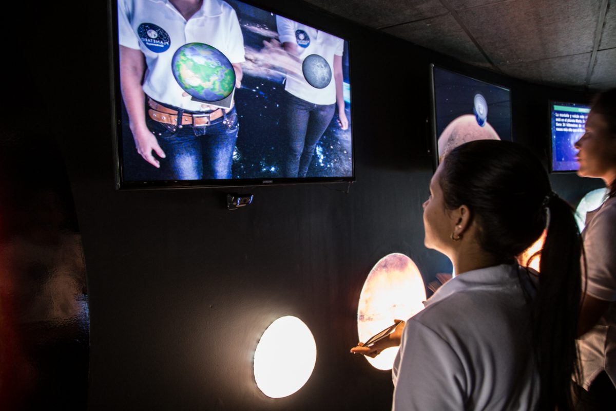 Augmented Reality at Combarranquilla's Planetarium