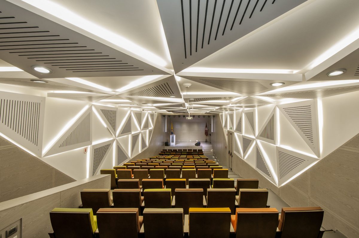 Auditorio Mutis en la Universidad del Rosario. El Mayor Desafío Acústico que Hemos Enfrentado. 1 Auditorio Mutis de la Universidad Del Rosario