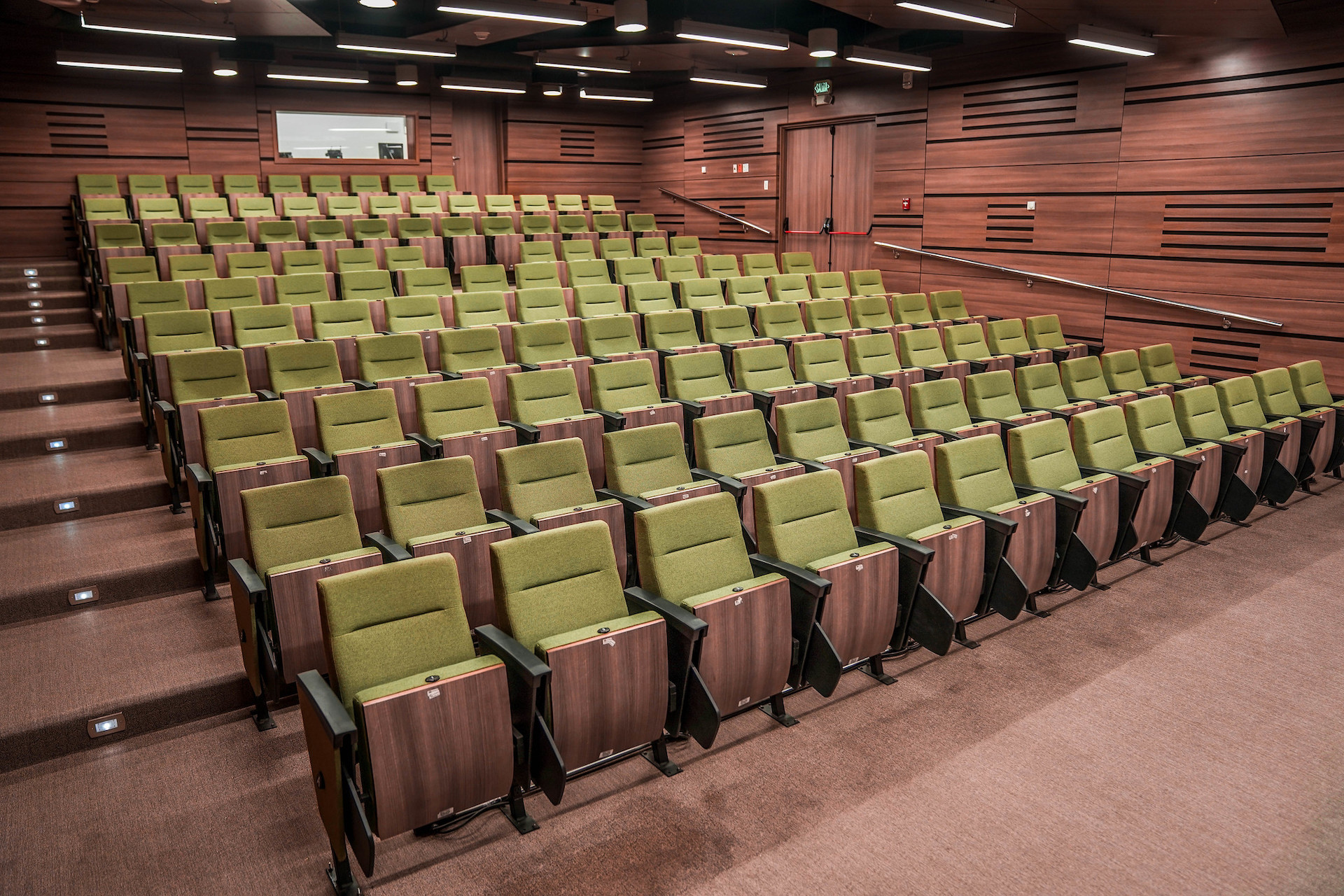 Master Auditoriums at UniNorte: How Schallertech Created a 21st Century Learning Space 27 Auditorios Magistrales de la Universidad del Norte
