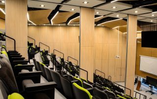 Acoustic Partition in Big University Auditorum. Divisiones Acústicas Móviles para Aislamiento de Espacios.