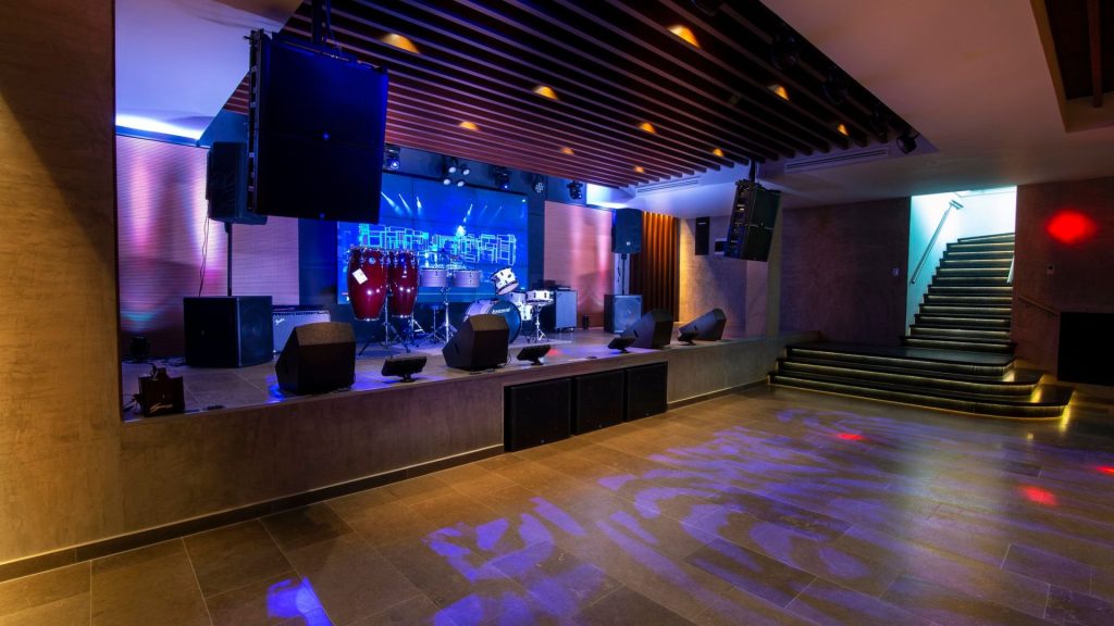 Casa PC: Design, Entertainment, and Technology 6 Casa PC